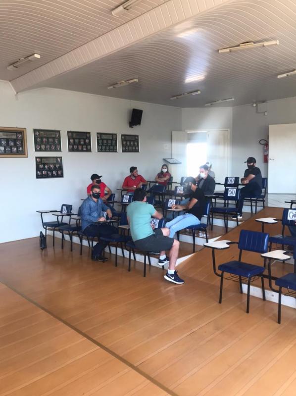 Reunião com acadêmicos